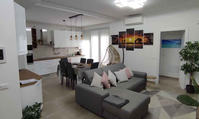 Rozzano Apartamento | Rozzano Near Humanitas, IEO, Forum Assago, Duomo, Casa ElaBon