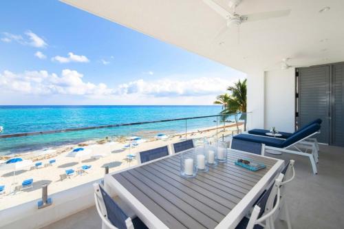Rum Point Apartamento | RPR-4BR-FS-#207 #208 condo