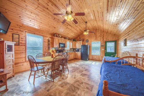New Braunfels Casa | RR 9122SF Sunflower Cabin