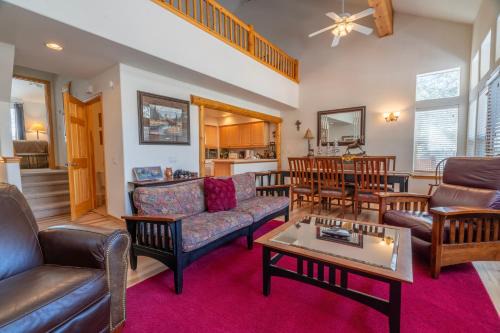 June Lake Casa | RR-Hideaway Down Cyn 104