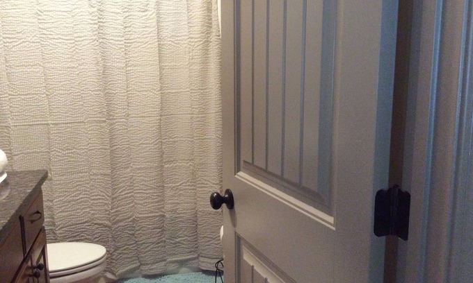 Banks County Cabaña | Ruby La Roost step back to a quiet place with a touch of elegance