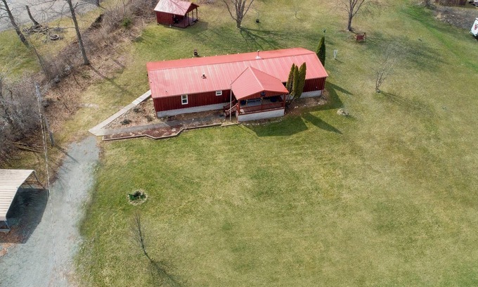 Bradford Casa | Ruby Retreat-Located above Waneta Lake in the Finger Lakes Region