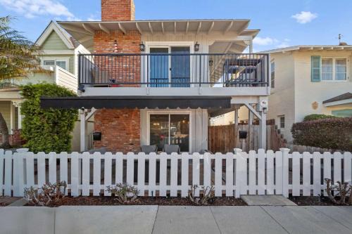 Balboa Island Casa | Ruby Villa A - Stay for 6