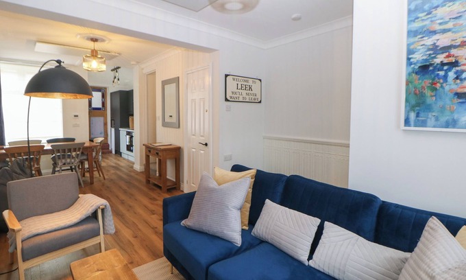Leek Cabaña | RUDYARD HOUSE, pet friendly, character holiday cottage in Leek