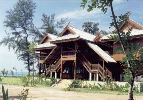 Chakphong Complejo | Ruen Thai Rim Haad