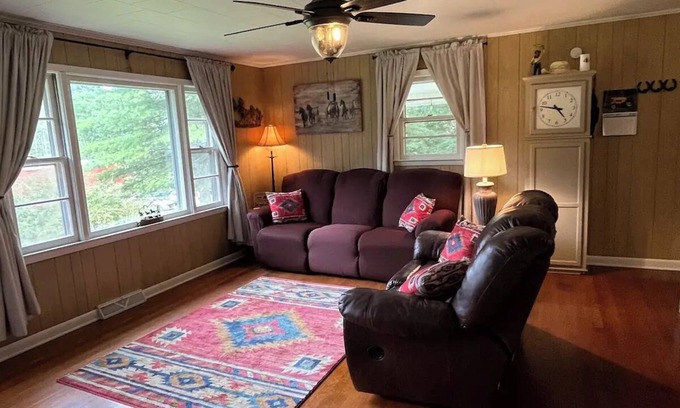 Wilson Creek Casa | Rugby Mountain House Unplugged