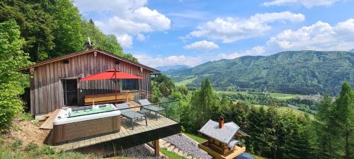 Innerschwand Casa | Ruhige Bergvilla in Alleinlage am Mondsee mit Seeblick Bergblick und Whirlpool