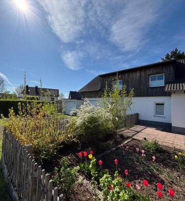 Strohn Apartamento | Ruhiges Lay-Haus in der Vulkaneifel, bis zu 6 Personen mit Terasse und Garten