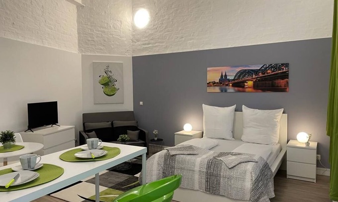 Neustadt-Sued Apartamento | Ruhiges und Saniertes Studio in Bester Südstadtlage