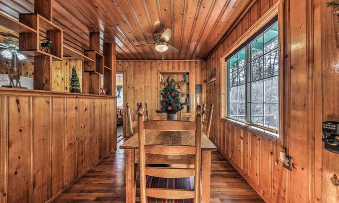 Ruidoso Cabaña | Ruidoso Cabin w/ Grill - Near Grindstone Lake!
