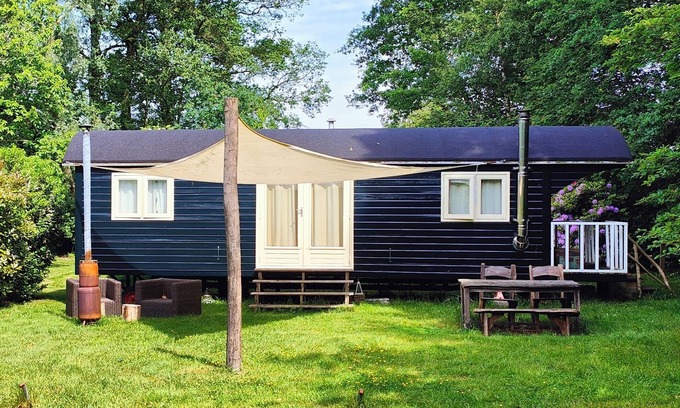 Dwingeloo Chalet De Esquí | Ruime Pipowagen aan het bos in Dwingeloo
