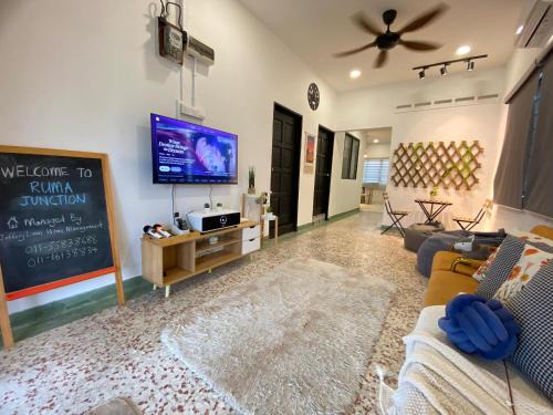 Malacca City Casa | Ruma Junction Ujong Pasir by Jeffery Lam Home Management