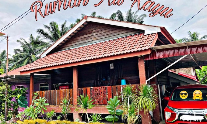 Kampung Permatang Sireh Chalet De Esquí | Rumah Ali Kayu