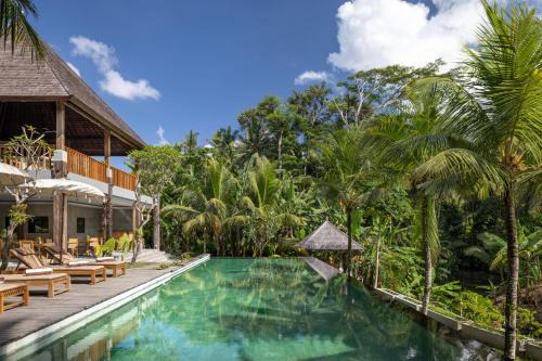 Lodtunduh Complejo | RUMAH KAYU RESORT