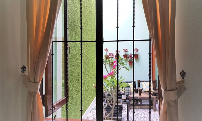 Depok Casa | "Rumah Satoe" - ubicado en Depok, el suburbio del sur de Yakarta