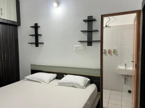 Jayadev Vihar Casa | Rumi HomeStays 205A 1ST Floor