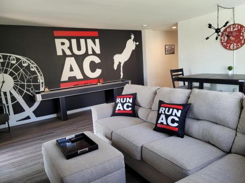 Atlantic City Casa | Run-AC Villa- Block from Ocean Casino & Waterpark!
