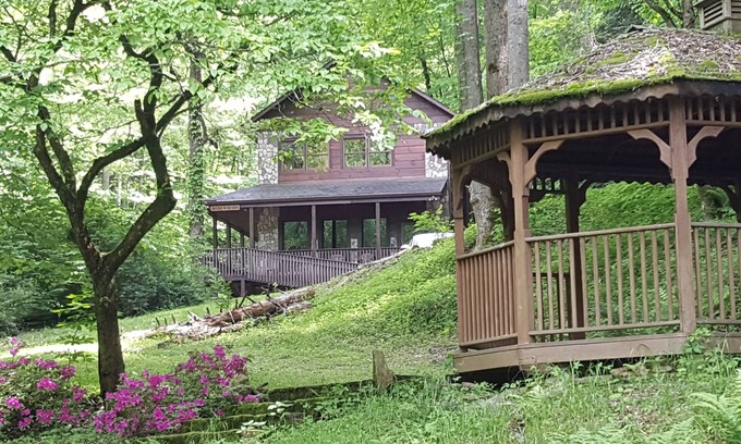 Topton Cabina | Running Branch Lodge (cabaña) Nantahala, rafting, tirolesa, Wifi, dtv, hoguera, corriente