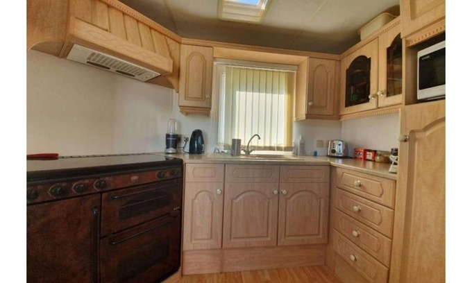 Aymestrey Casa | 'Runway View' at Shobdon Airfield, Herefordshire
