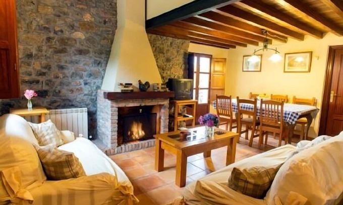 Castrillon Chalet De Esquí | Alojamientos Rurales Casa Fabián, La Tenada (Pet Friendly)