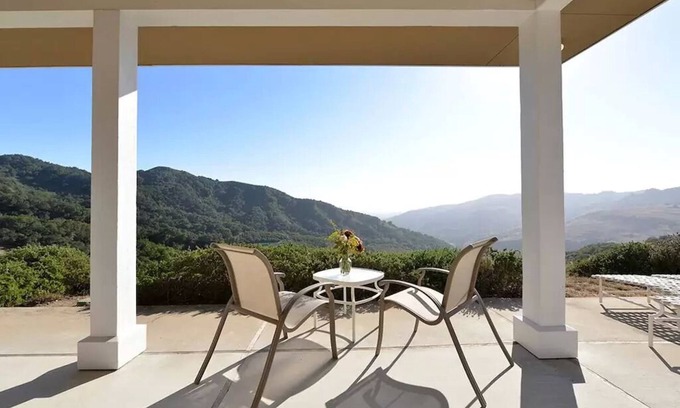 Cambria Casa | Rural Cambria Getaway. The Big House at Stepladder Ranch & Creamery