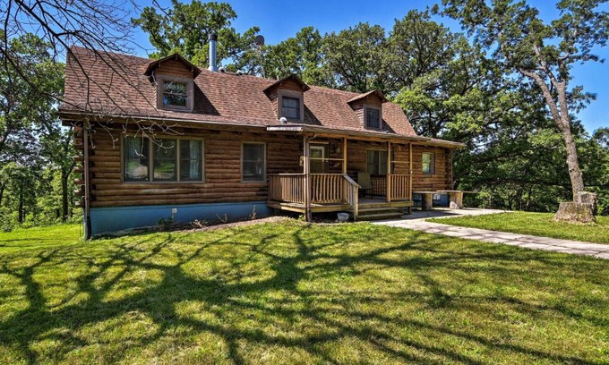 Coon Rapids Casa | Rural Coon Rapids Cabin with Deck - Hike and Golf!