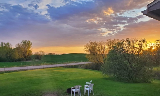 Cecil Casa | Rural country home only 0.5 miles to the lake. Private, beautiful sunsets!