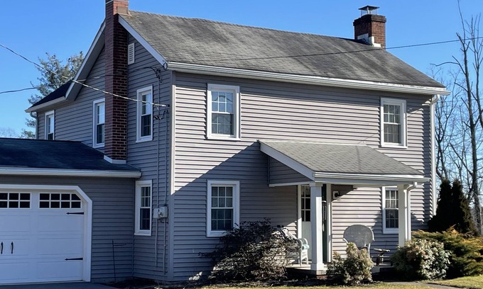 West Milton Casa | Rural cozy and quaint farmhouse with secluded patio and 15 minute drive to town.