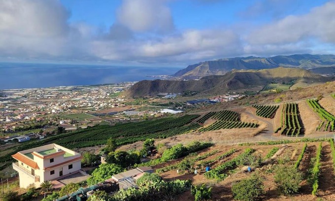 San Cristobal de La Laguna Casa | Rural escape w/stunning views, jacuzzi and sauna