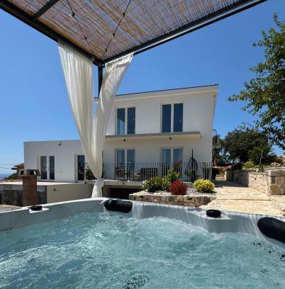 Vinisce Casa | Rural home Basin dvor with jacuzzi