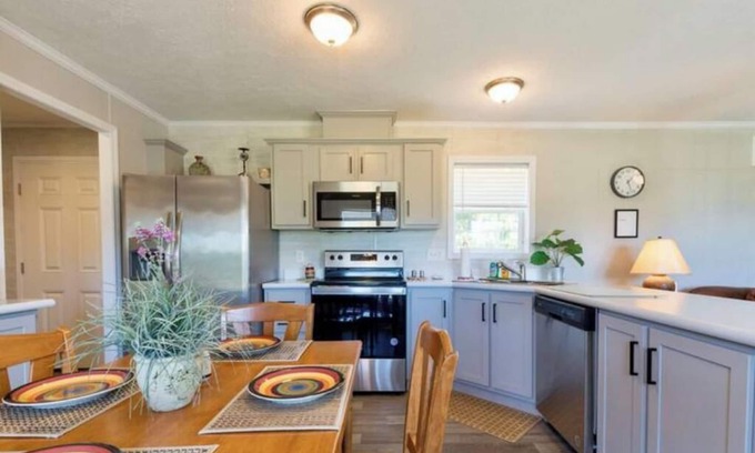 Necedah Casa | Rural Home on Farm, Firepit, 40 min to Dells