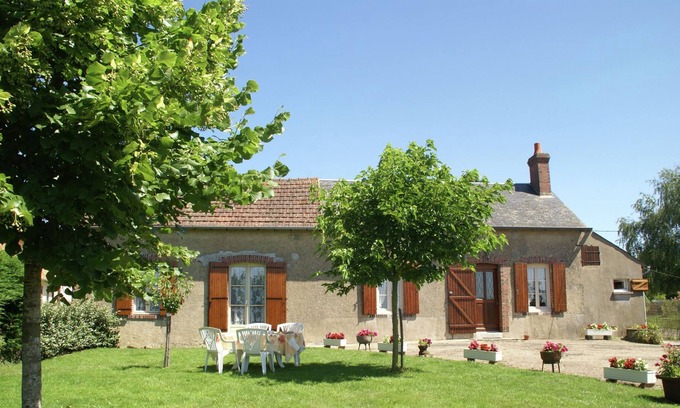 Pierrefitte-es-Bois Casa | Pintoresco Casa de vacaciones en Pierrefitte-ès-Bois con vistas al jardín