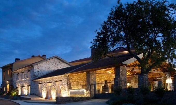 Losacio Villa | Casa rural para grandes grupos con piscina El Molino de Losacio (27-33 personas)