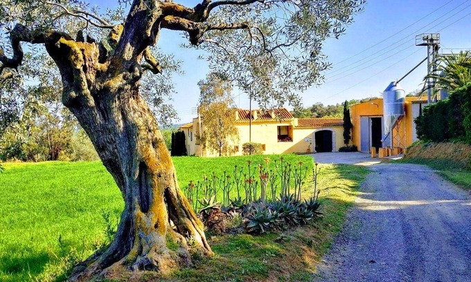 Garriguella Cabaña | Casa rural (alquiler íntegro) Mas Hortus para 13 personasOfertas