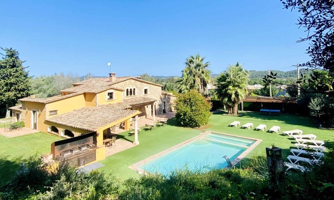 Vall-Llobrega Cabaña | Casa Mas Molines con piscina, jacuzzi y barbacoas.