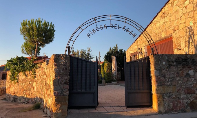 Tardoobispo Cabaña | Casa Rural "Rincón del Edén"