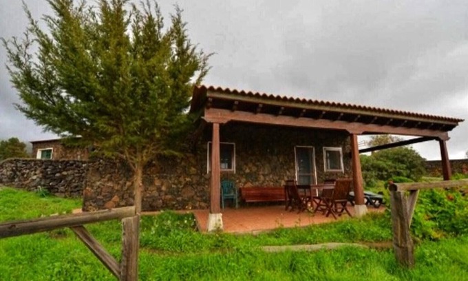El Pinar de El Hierro Cabaña | Confortable casa rural con vistas hermosas en El Hierro