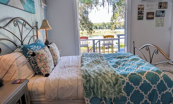 Edgar Apartamento | Private Room & Bathroom with Lakeview
