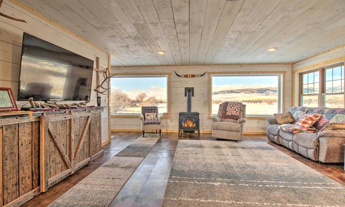 White Sulphur Springs Casa | Rural White Sulphur Springs Getaway with Deck!