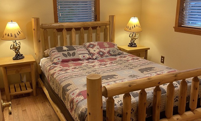 Lake George Casa | Rush Hollow Hideaway
