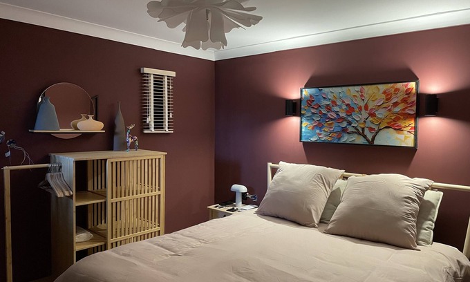 Vire-en-Champagne Apartamento | Rushes Lake - a high end one double bedroom boutique style Gite.
