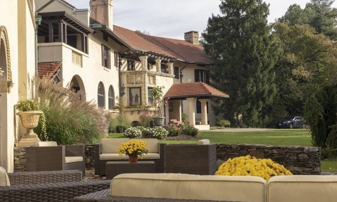 Highland Mills Cama Y Desayuno | Rushmore Estate in Woodbury NY Bed and Breakfast