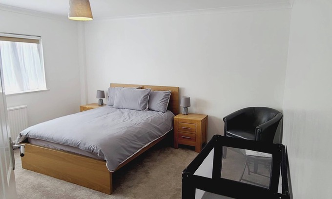 Crawley Casa | Rusper Retreat - Spacious Home Near Gatwick