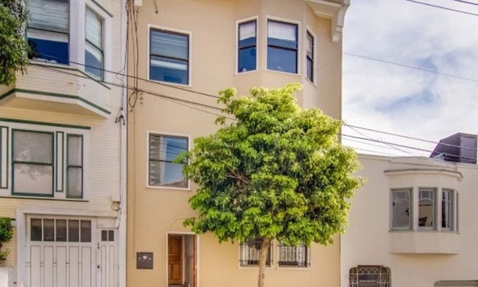 Russian Hill Apartamento | Russian Hill Upscale & Quiet Furnished 3BR APT