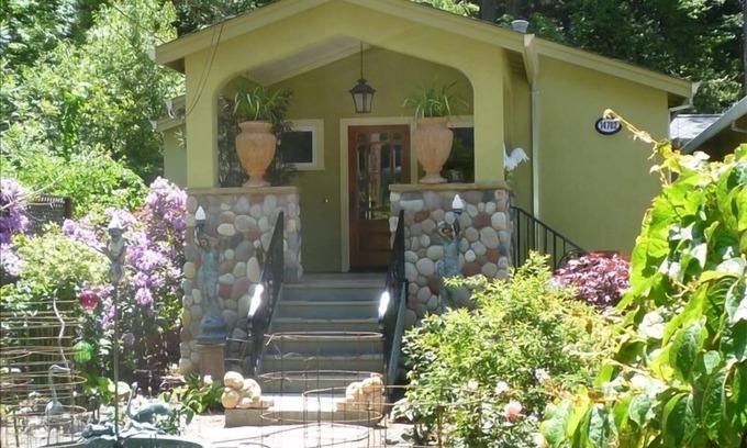 Guerneville Casa | Russian River Gem en la región vinícola cerca del océano y los spas.