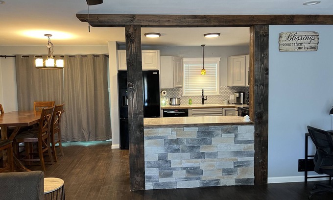 Twin Falls Casa | Rustic 2 bed home *pet friendly*