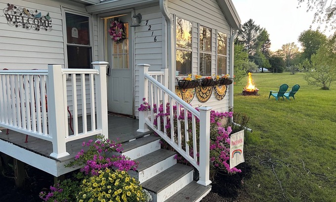 Lexington Cabaña | Rústica de 2 dormitorios, 1 baño Cottage con playa privada acceso al Lago Huron