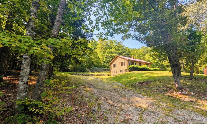 Waterford Casa | Rustic 3 Bedroom Home in the Western Maine Mountains