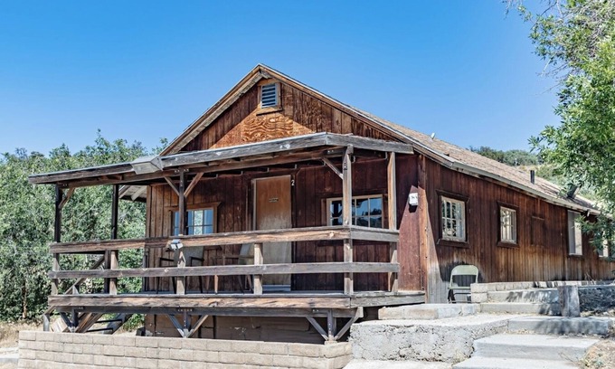 Maricopa Cabina | Rustic 5BR Cabin in Glamping Resort w/ Firewood for Relaxing Evening