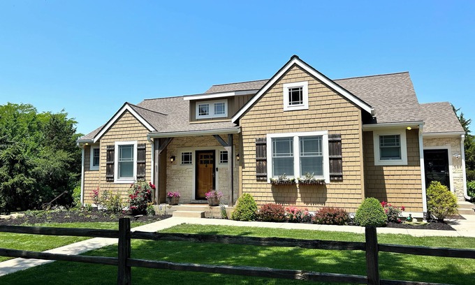 Centerville Casa | Rustic 5-Bed Barn Retreat – Sleeps 16 Fire Pit